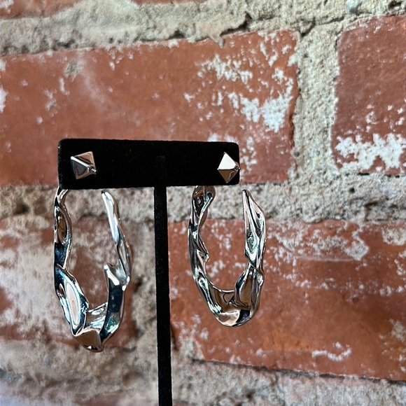 New Alexis Bittar Liquid Metal Rhodium Plated Hoop Earrings - Picture 8 of 9
